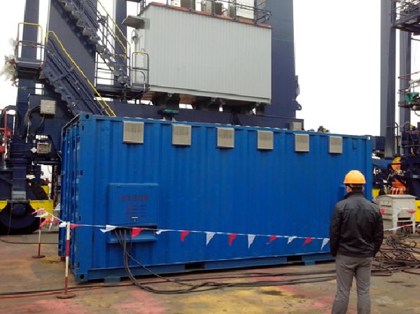 振華港機800KVA移動岸電電源現(xiàn)場.jpg 振華港機800KVA移動岸電電源現(xiàn)場.jpg